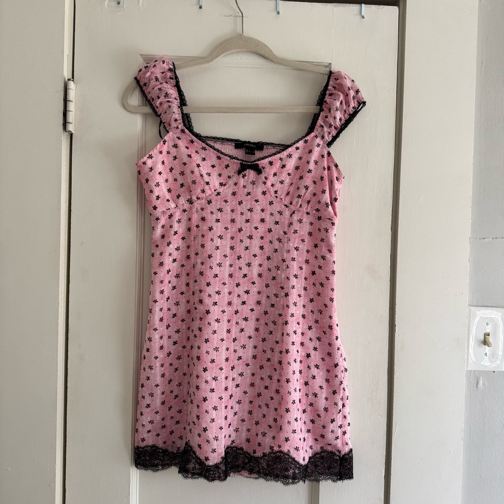 Forever 21 Night Gown Pink Coquette Vintage Style with black trim Large